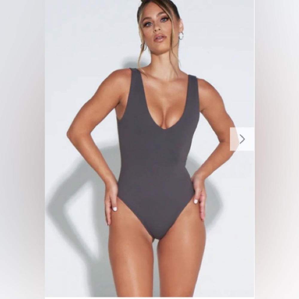 Sleeveless Bodysuit V-Cut NWT
